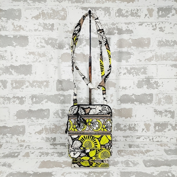 Vera Bradley Citron Mini Hipster Crossbody Purse 0533 - Picture 1 of 10